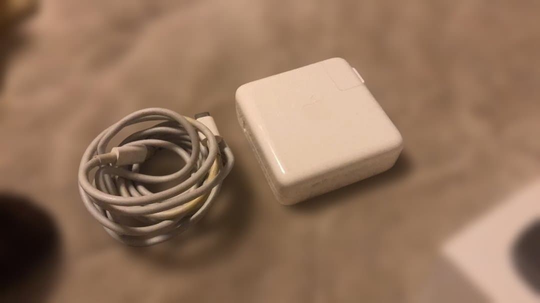 【美品】MacBook Pro 2019 128GB Touch Bar