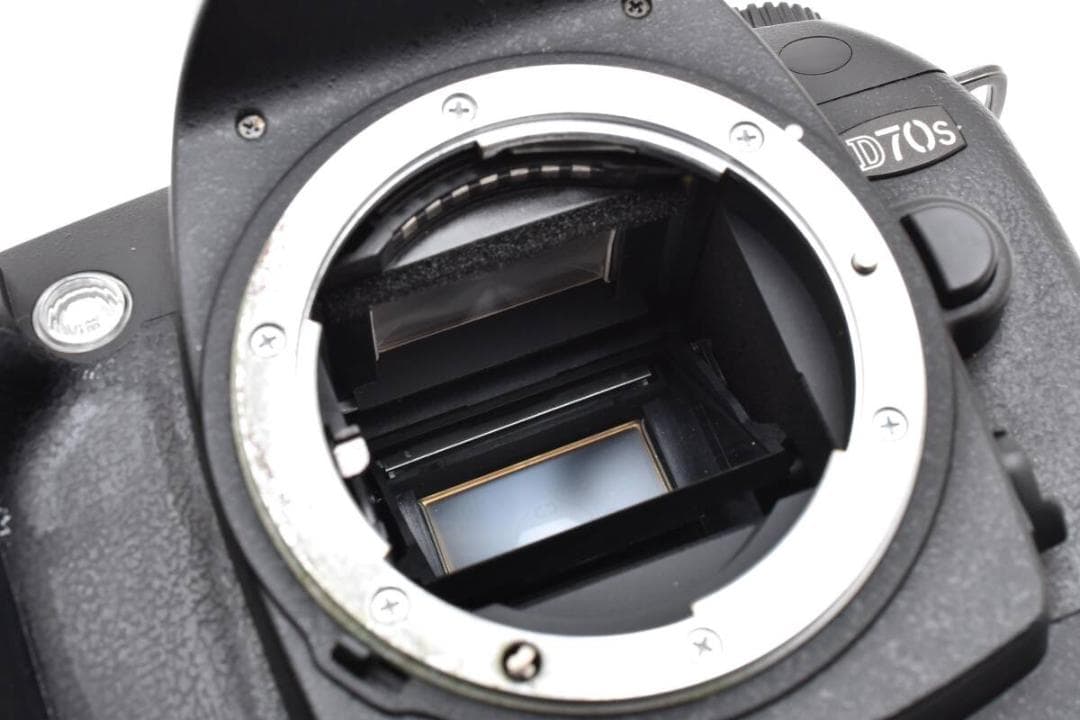 ★6.1メガピクセルAPS-CサイズCCD搭載★ Nikon ニコン D70s