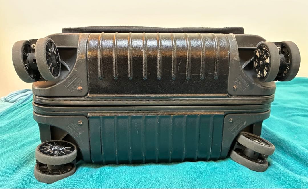 【程よい使用感】リモワ RIMOWA ボレロ 完了品 4輪 2〜3泊 黒
