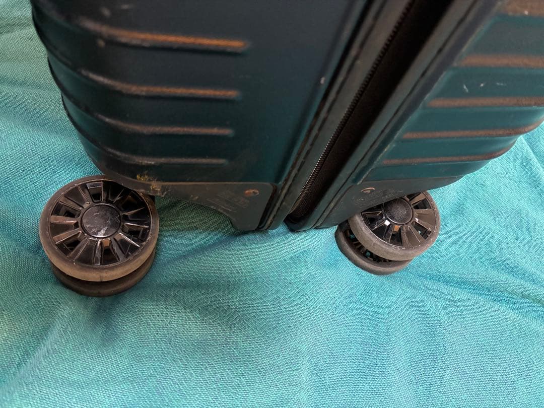 【程よい使用感】リモワ RIMOWA ボレロ 完了品 4輪 2〜3泊 黒