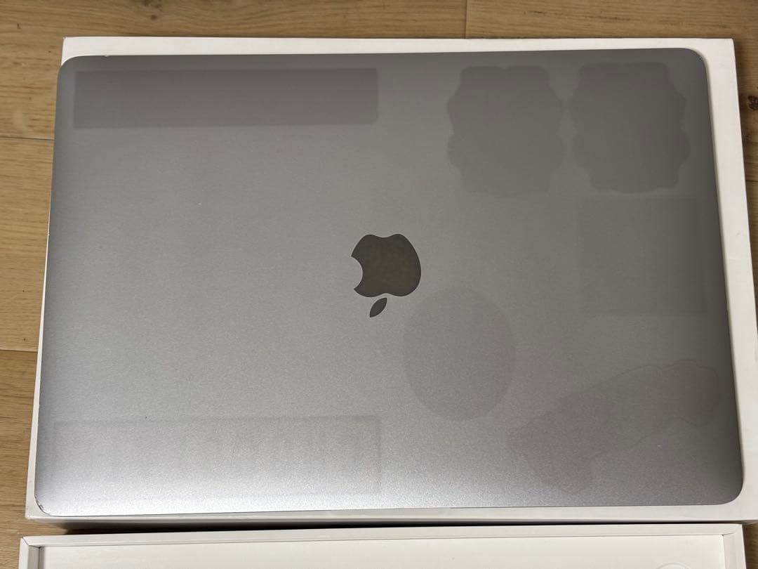 MacBook Air 13インチ　M1 256GB 8GB 2020
