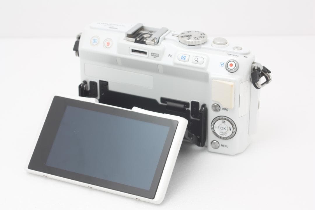 OLYMPUS PEN Lite E-PL6 ボディ ホワイト #378c