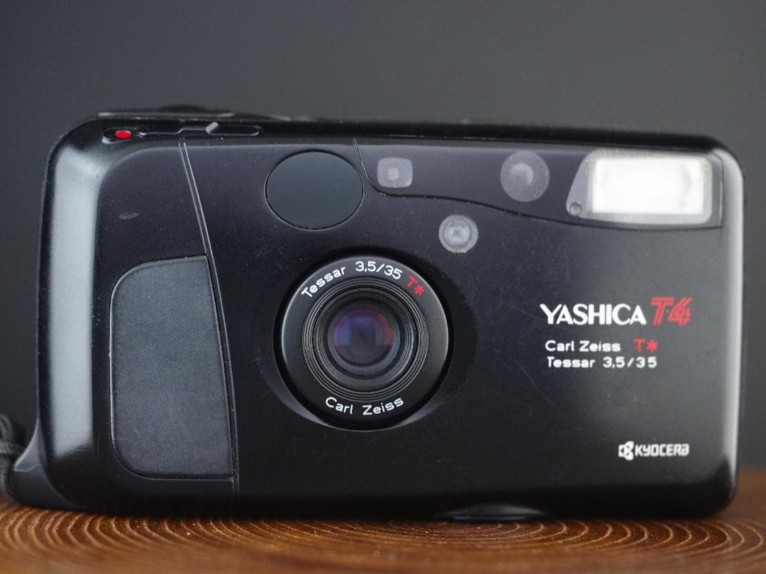 フィルムカメラ YASHICA T4 KYOCERA ZEISS TESSAR 3.5/35 T