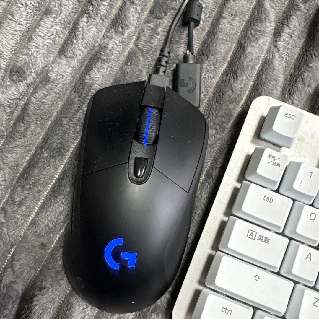 Razer ホワイト 有線キーボードとLogitech G703hマウスセット