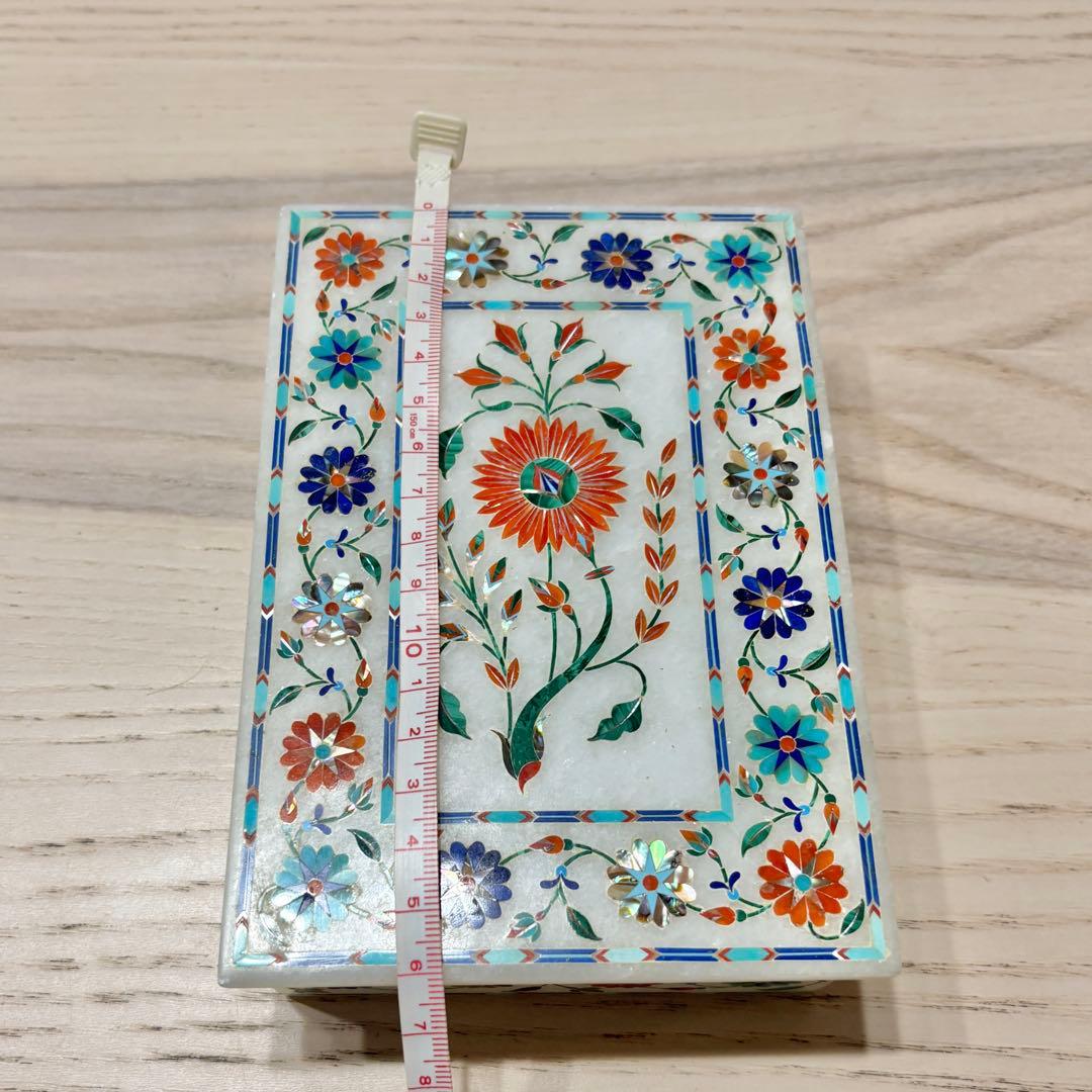 大理石の宝石箱　宝箱　インド　細工　花模様