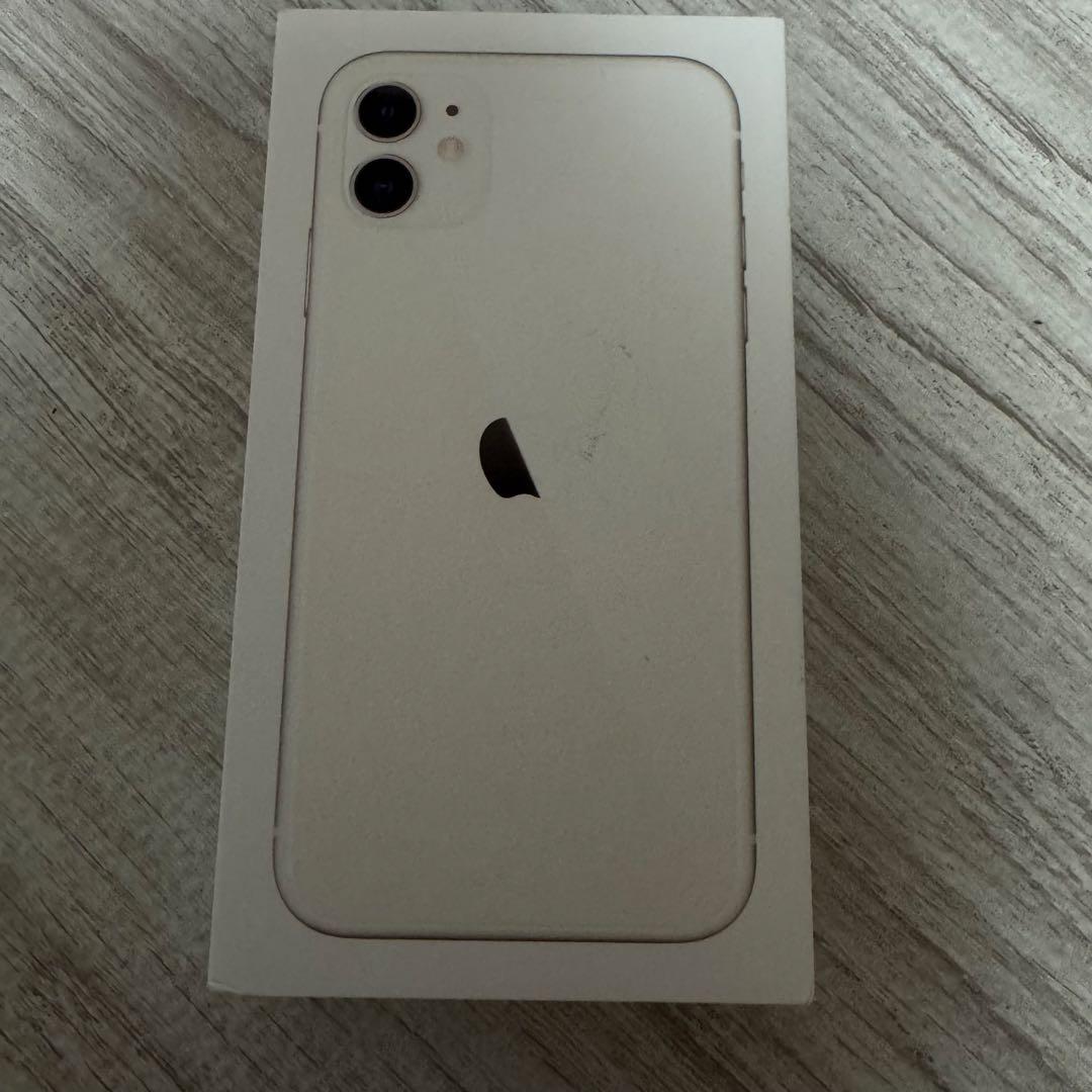 iPhone 11 ホワイト 本体 初期化済み　SIMフリー 64GB 箱付き