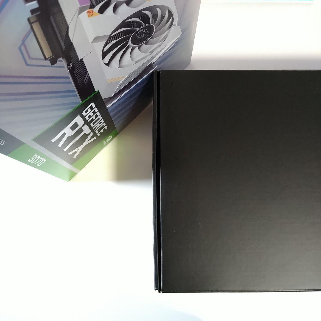 GeForce RTX 3070 グラフィックボード ホワイト
