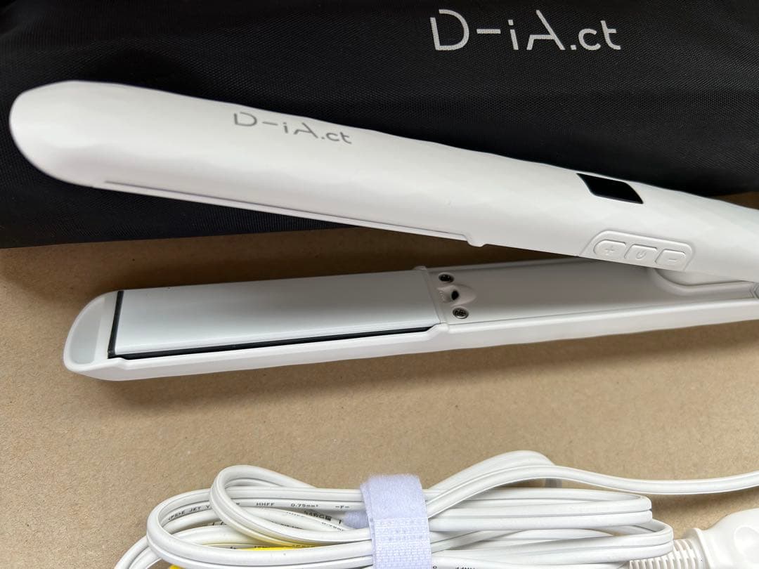 新品未使用　D-iA.ct マイナスイオン　ストレートヘアアイロン ホワイト