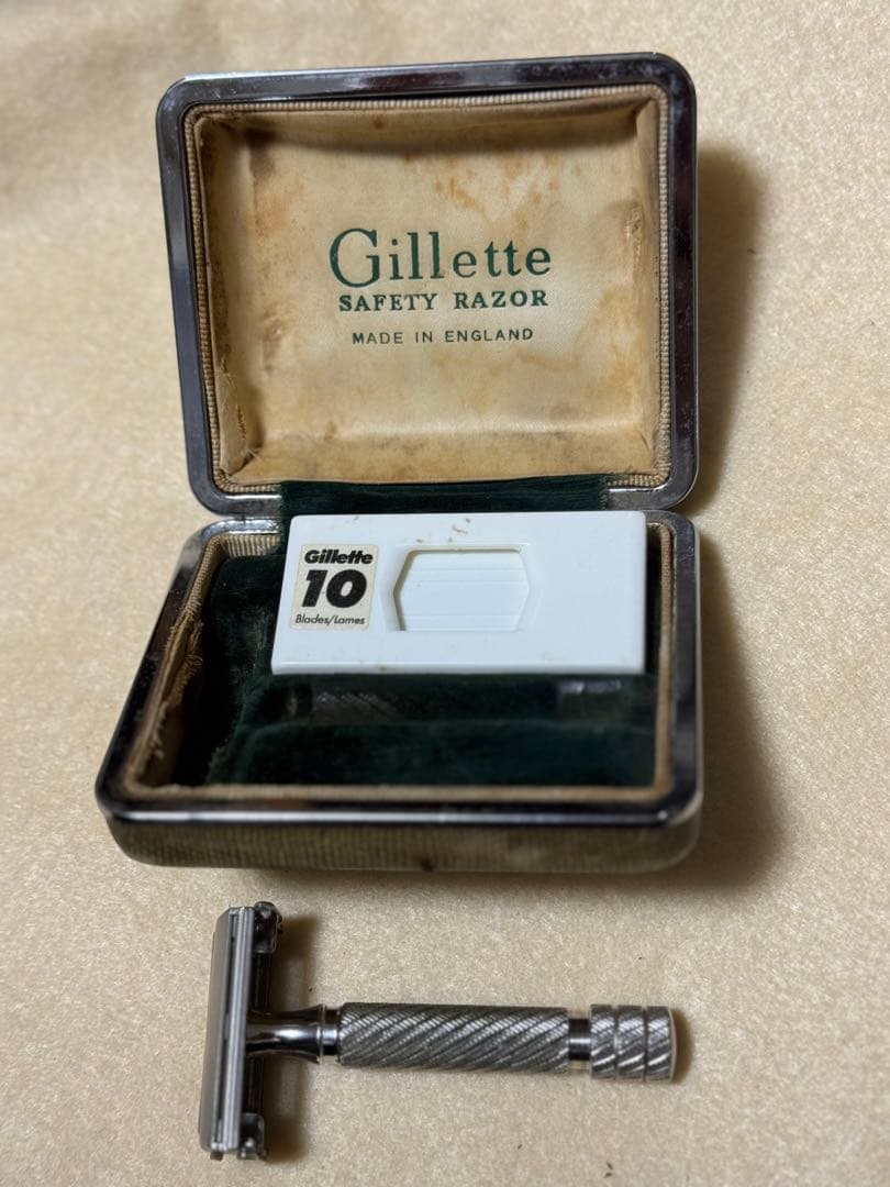 Gillette 安全剃刀 替刃10枚付き