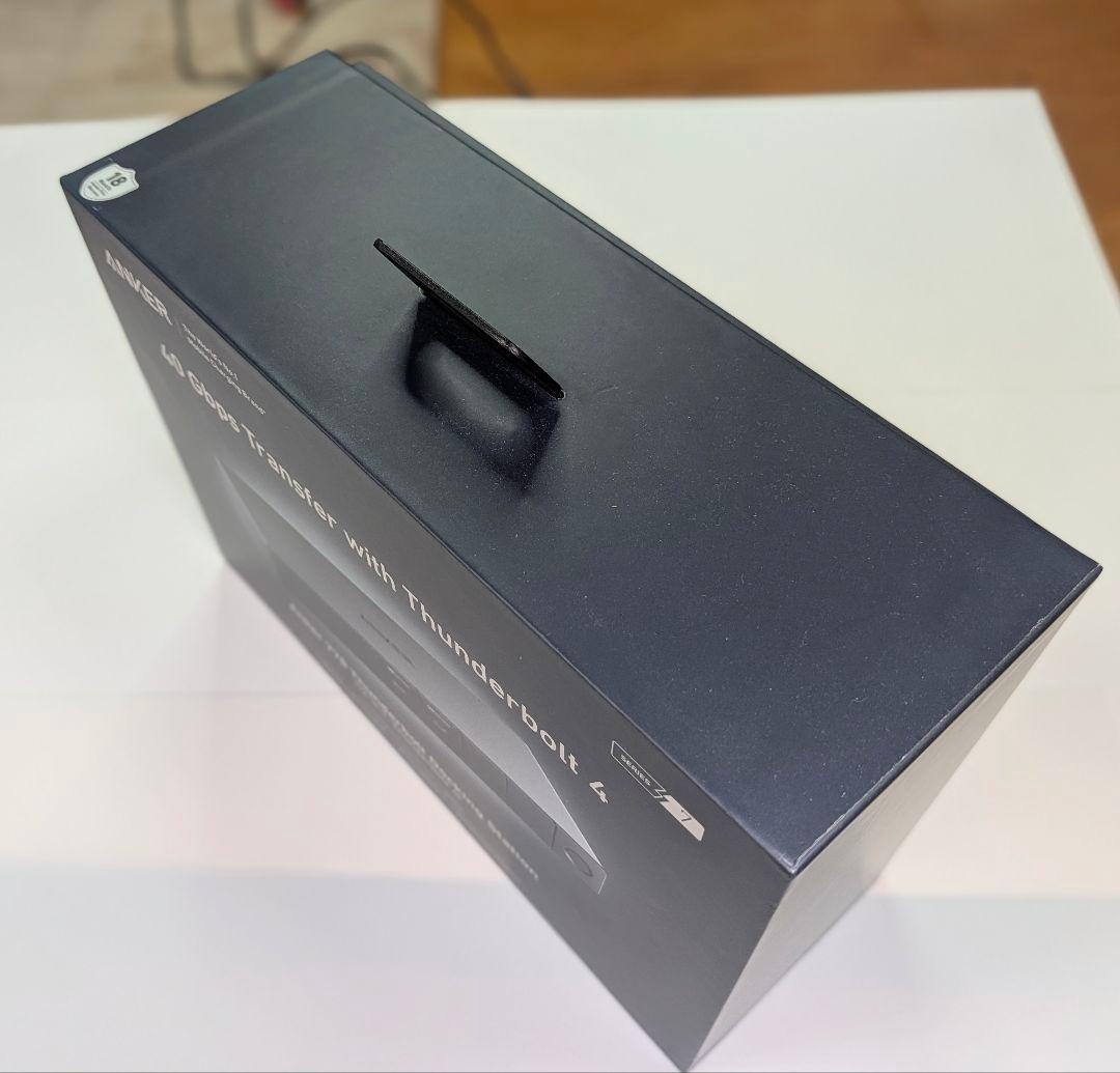 分配器・切替器 Anker 778 Thunderbolt Docking Station