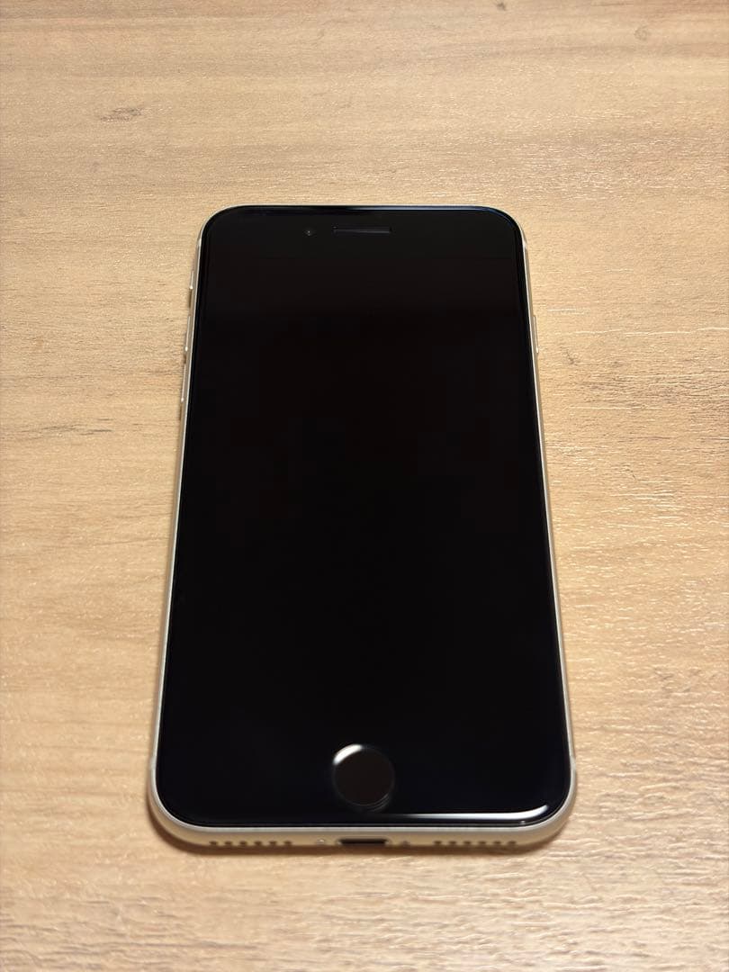 美品 SIMフリー iPhone SE 3世代 64G 本体のみ 白