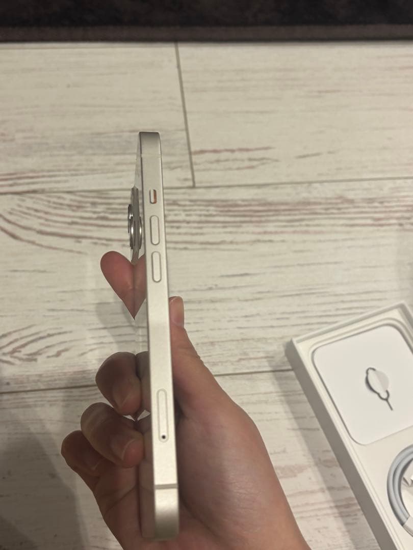 iPhone 13 128GB ホワイト 本体