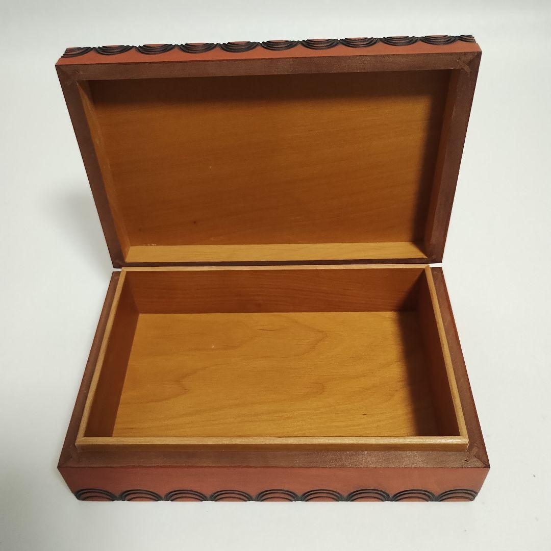 Vintage ポーランド製 柿の木？ 彫刻入り 木製小物入れ