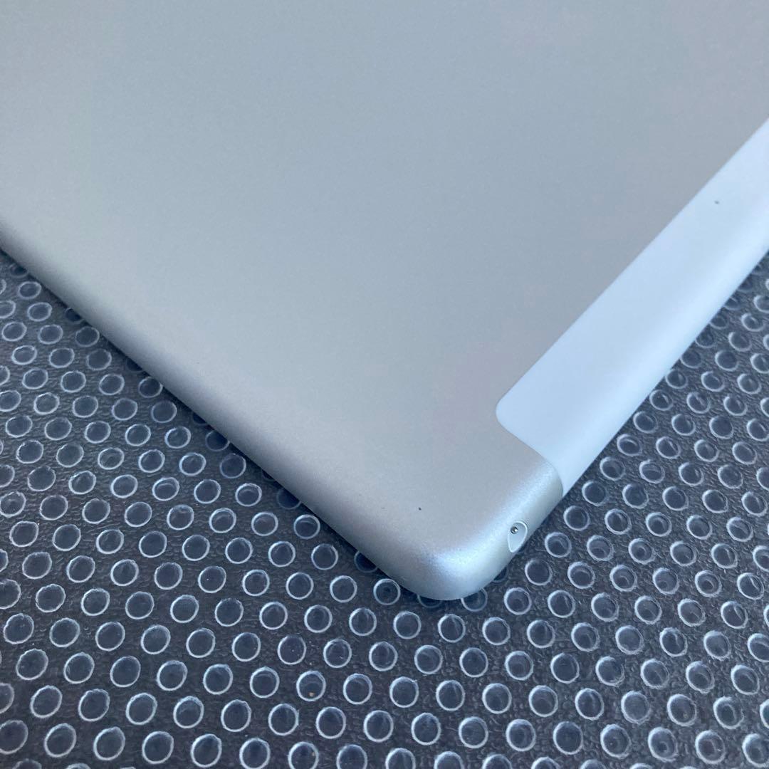 3671【早い者勝ち】電池良好☆iPad8 第8世代 32GB SIMフリー☆