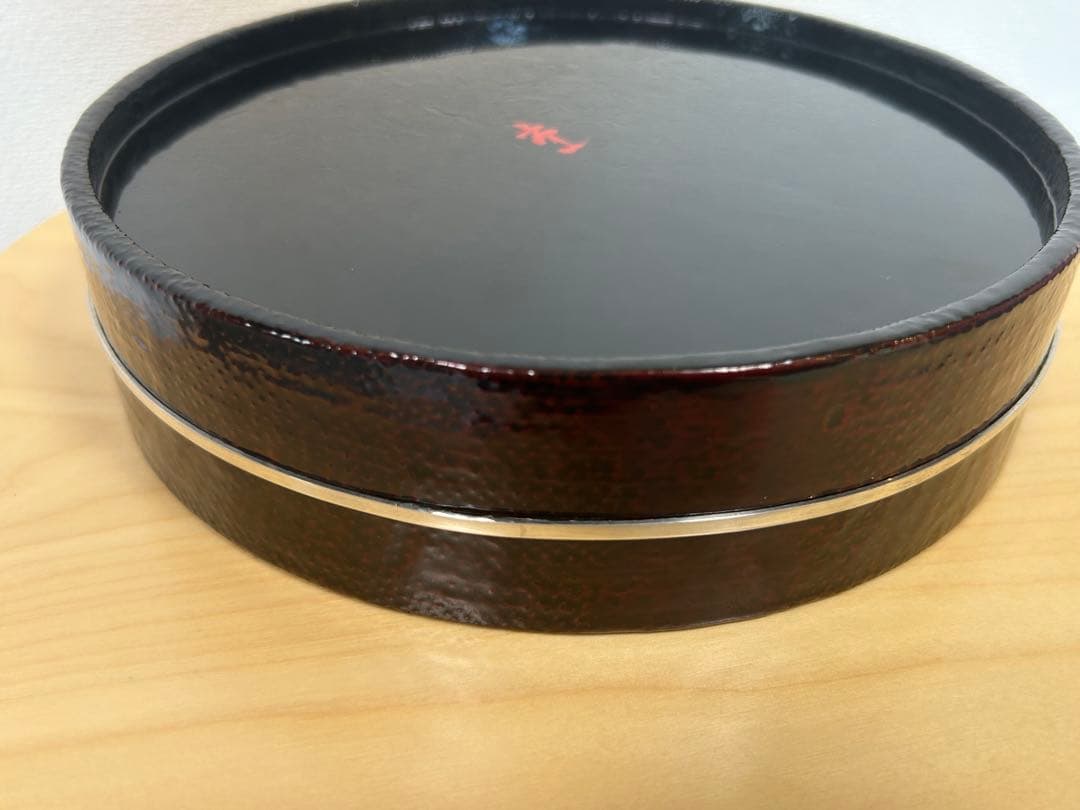 【新品未使用】輪島塗 円形寿司桶-牡丹の花の沈金仕上げ- [内面朱色/外面黒色]
