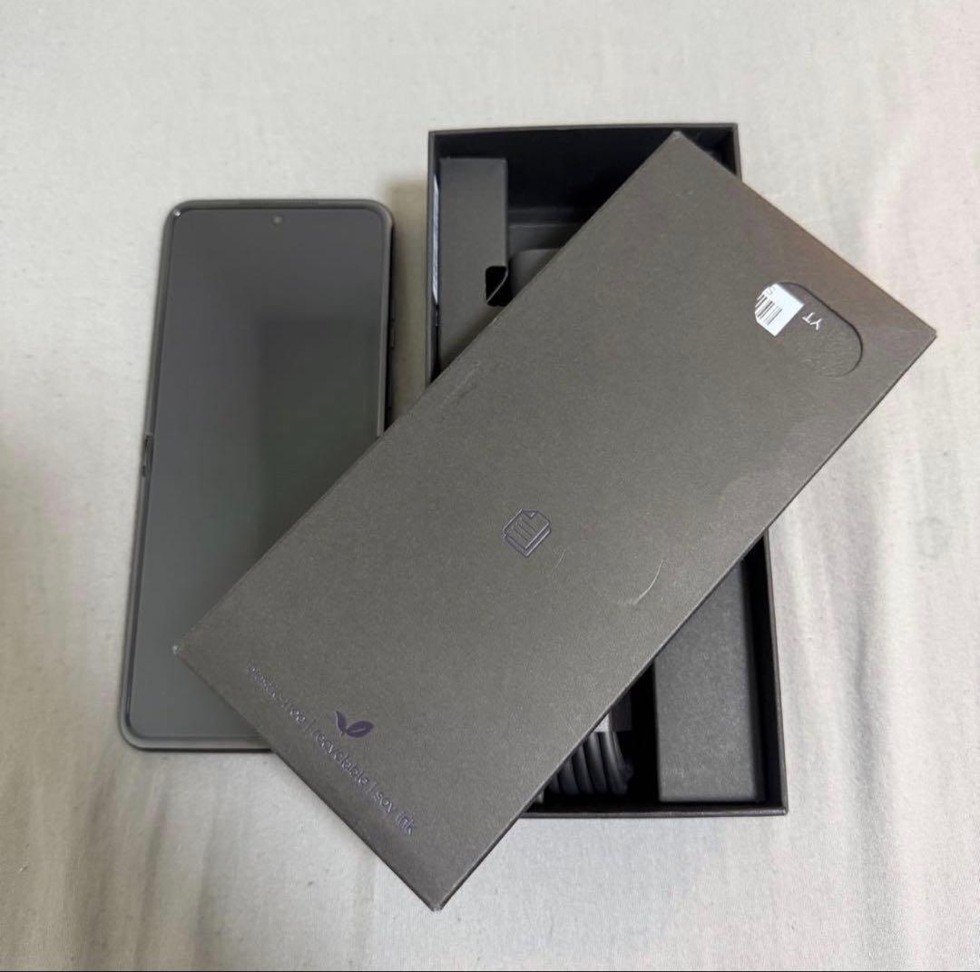 新品Motorola razr 50 ULTRA SIM フリー