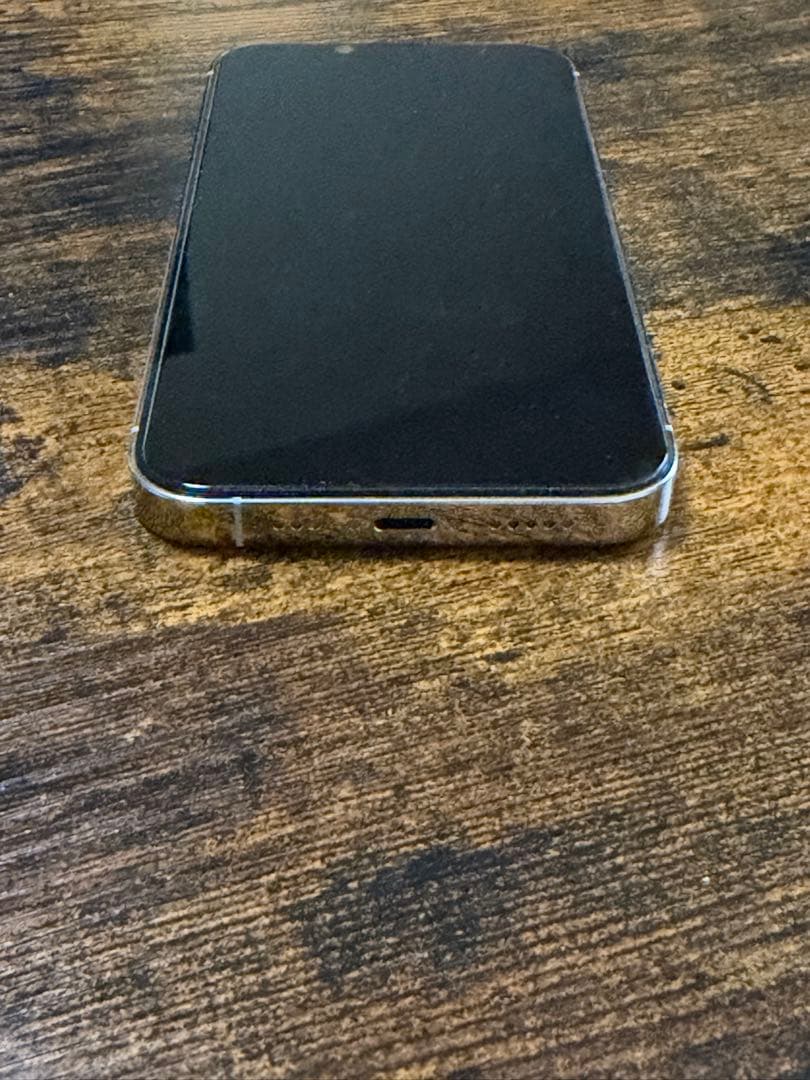 iPhone 13 pro シルバー　256GB