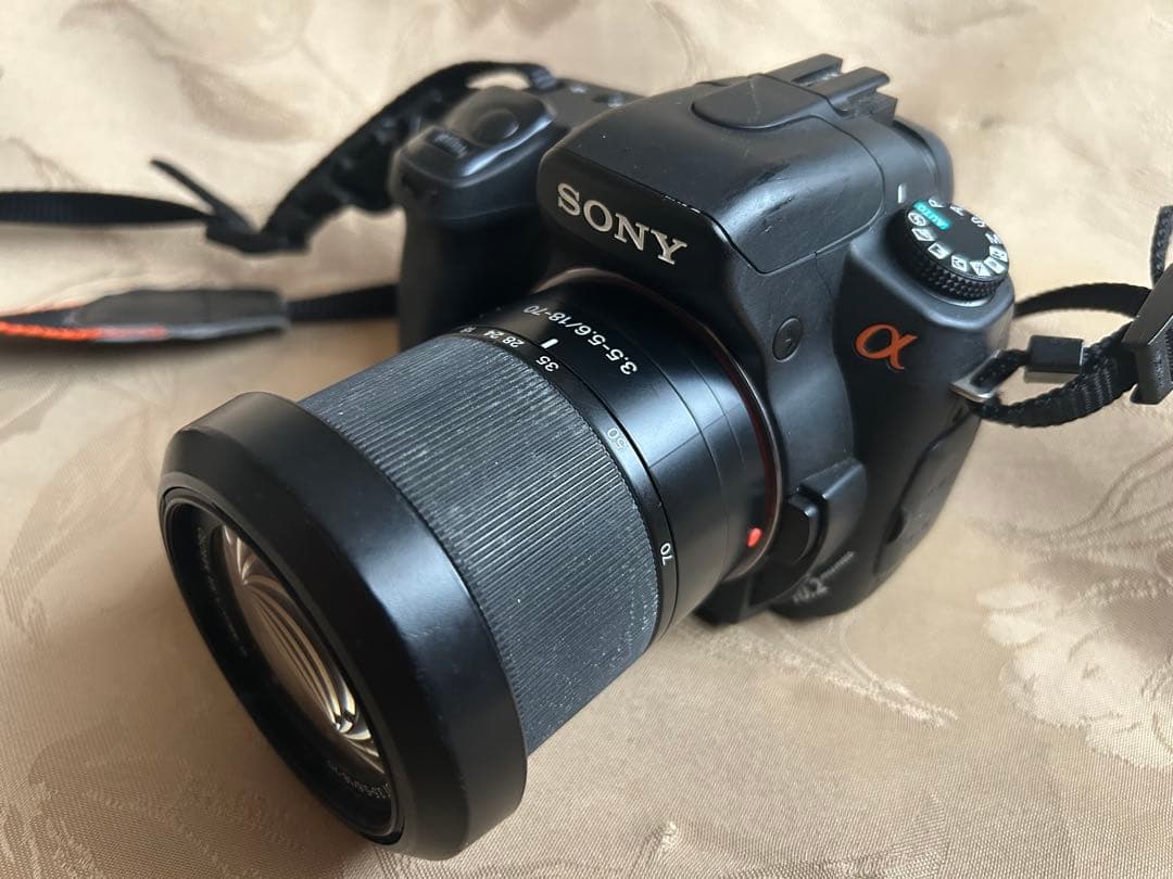 SONY α300 のデジタル一眼レフカメラ　ズーム付き　ジャンク品