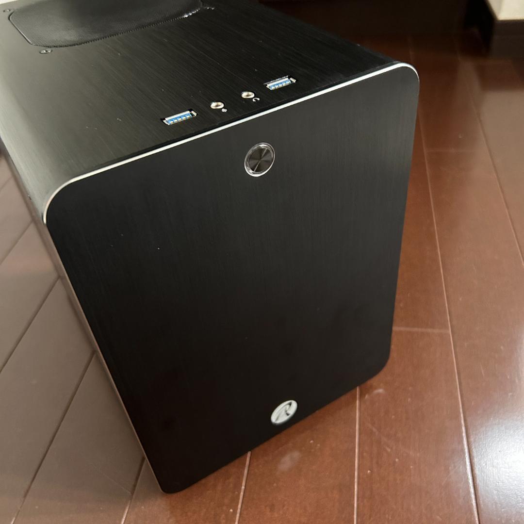 ブラック スリムタワー型 PCケース(METIS PLUS)