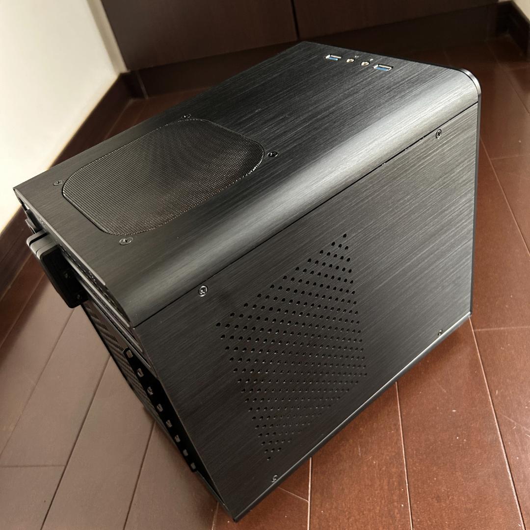 ブラック スリムタワー型 PCケース(METIS PLUS)