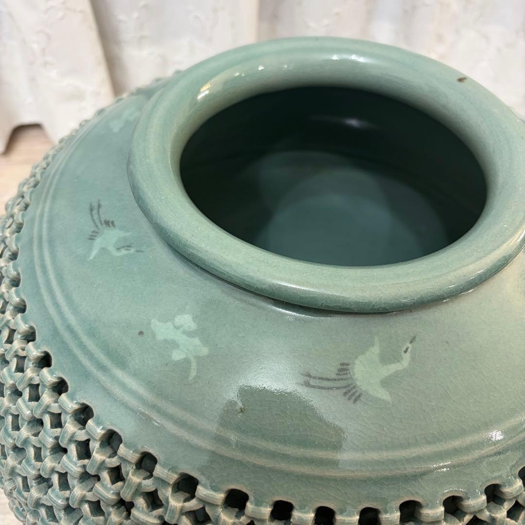 青磁器 透かし彫り 花瓶 花器 飾り壺 インテリア