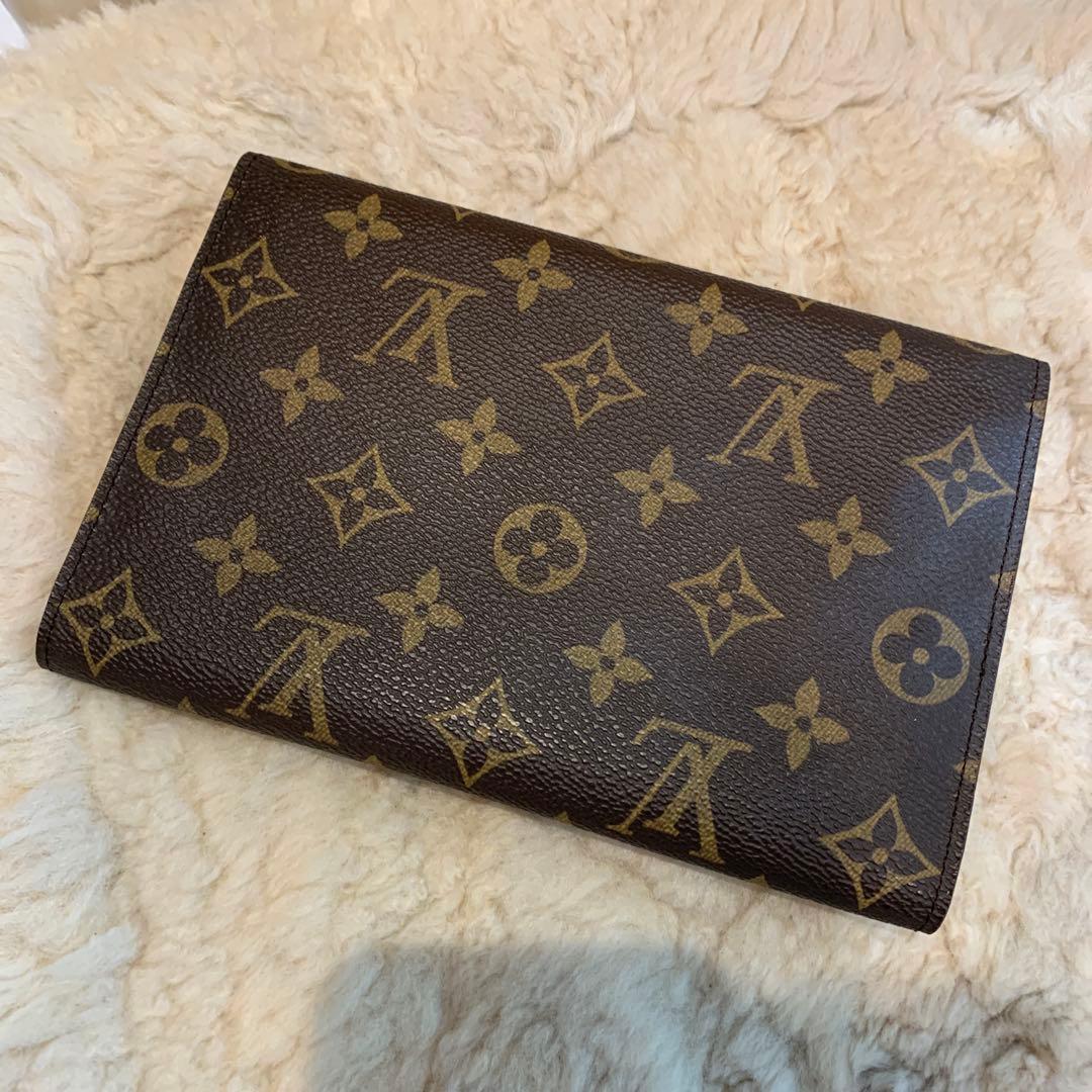 ☆未使用品☆ルイ・ヴィトン　モノグラム　ポシェット・パスポート　三つ折り　財布