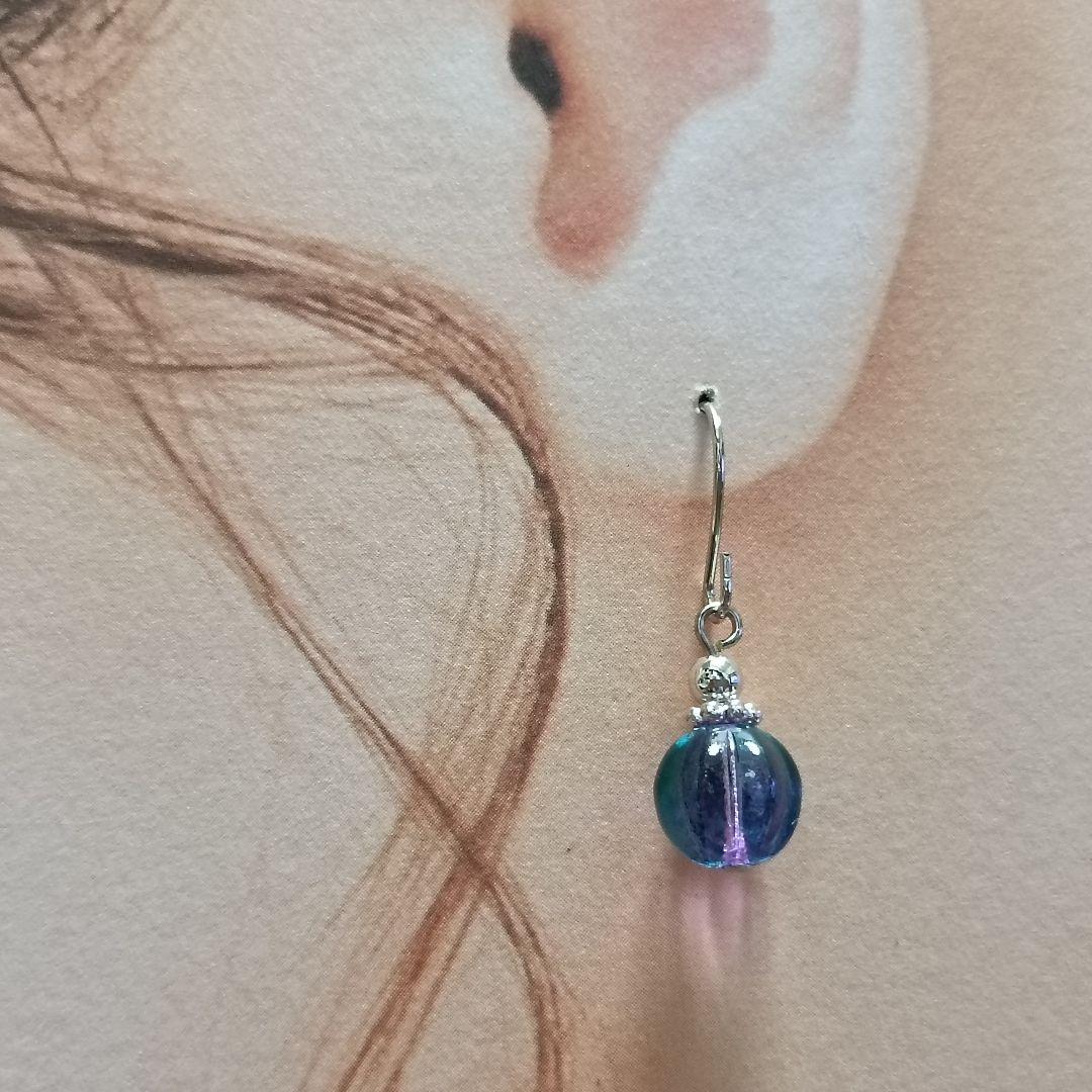 No.309 チェコメロンビーズのピアス ハンドメイド