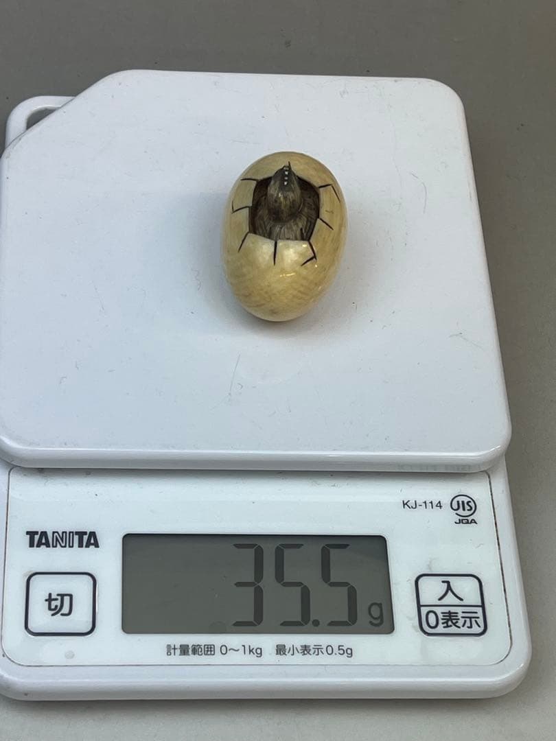 ［珍品］光廣在銘　極上鳥卵出る根付　35g 送料込み