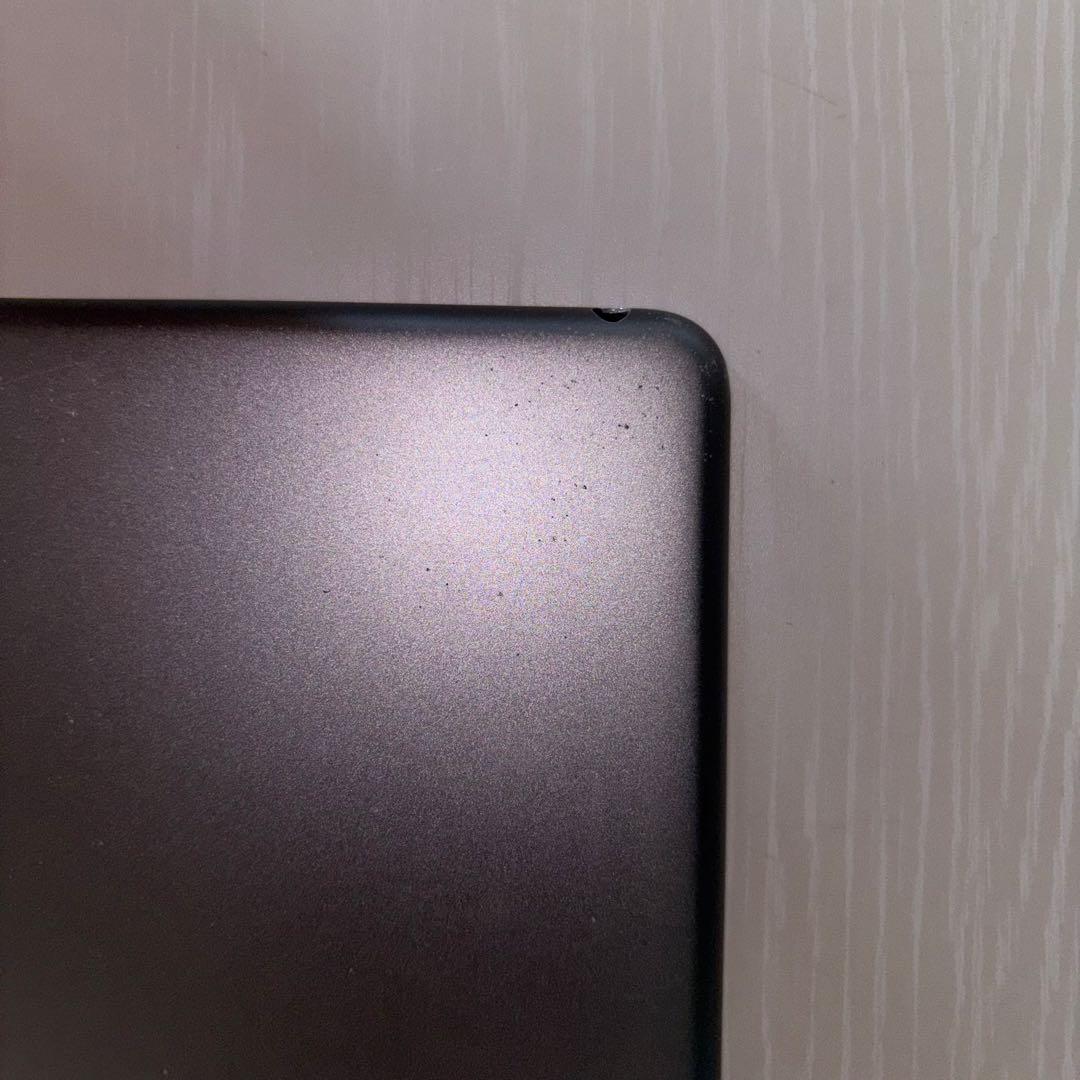iPad 第5世代 2017 本体 シルバー Wi-Fi モデル 32GB