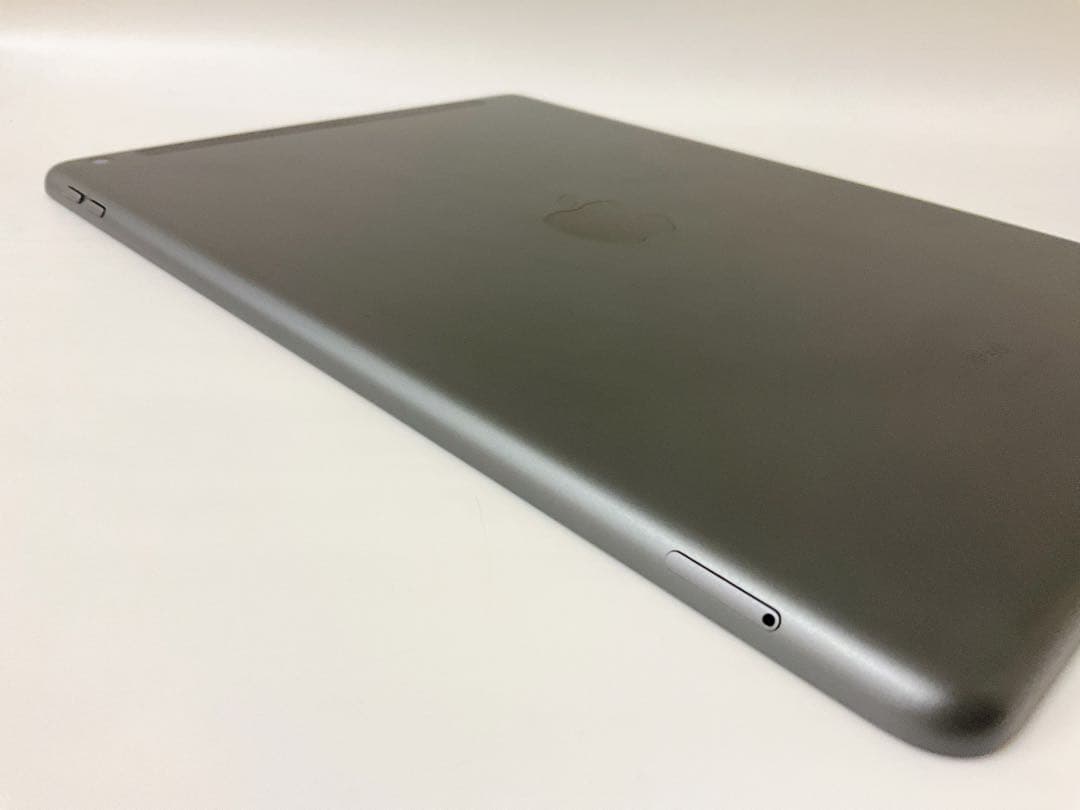 【美品・BT98％】iPad 第8世代 32GB Cellularモデル