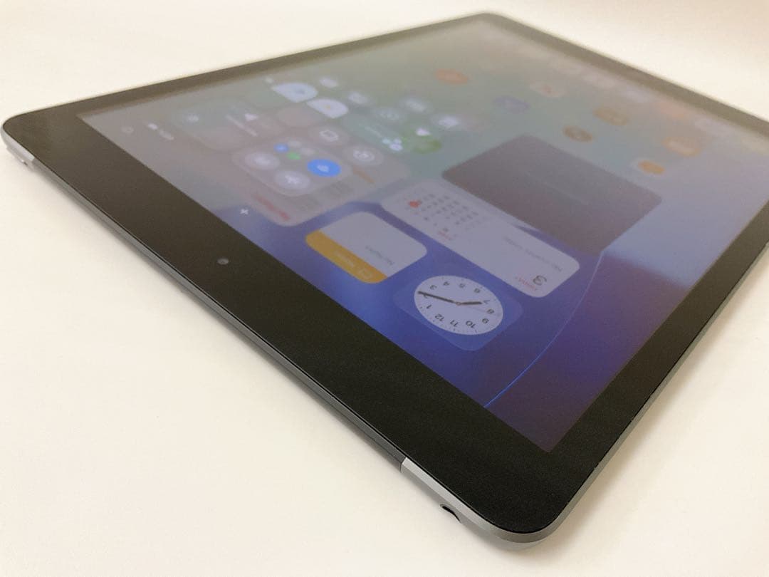 【美品・BT98％】iPad 第8世代 32GB Cellularモデル