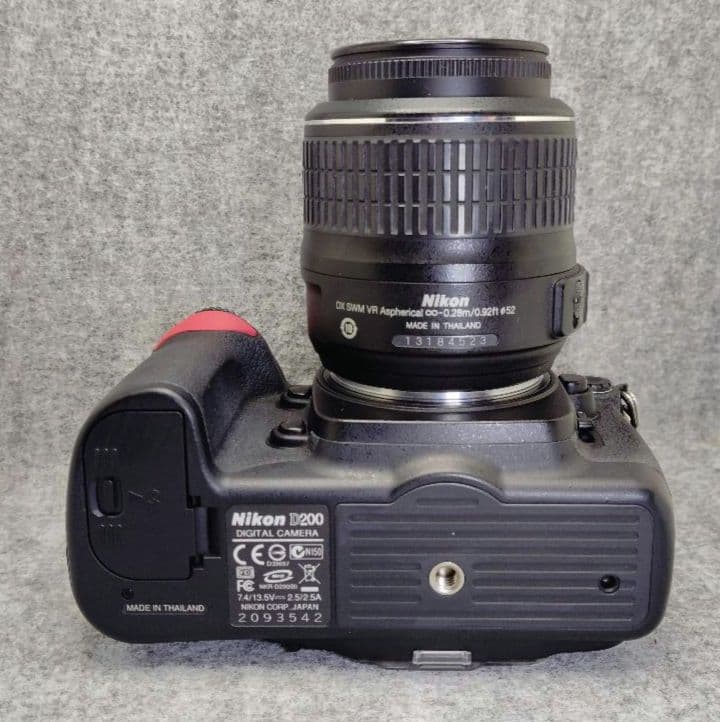 Nikon D200 標準ズームレンズ付　シャッター回数約4600回 CCD機