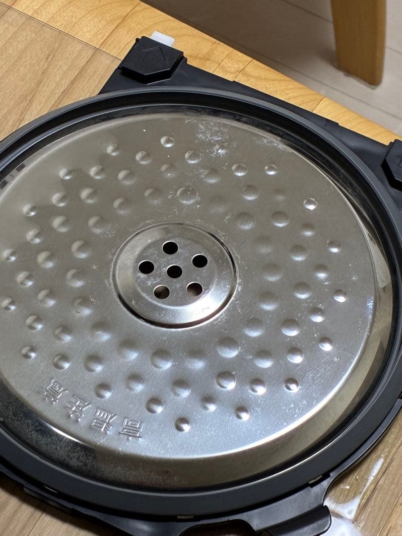 タイガー 炊飯器5.5合炊き JPW-H100 ブラック24年製　(約半年使用)