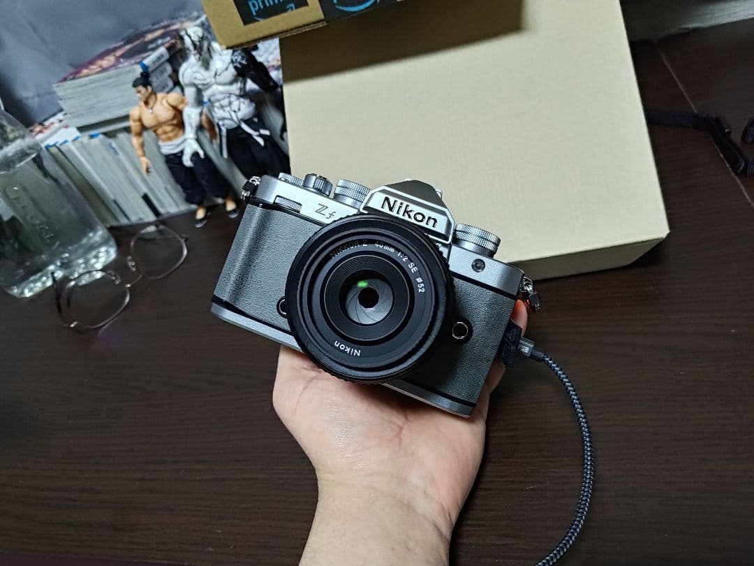 Nikon　zf 40mm f/2 SE レンズキット　シルバー　ストーングレー