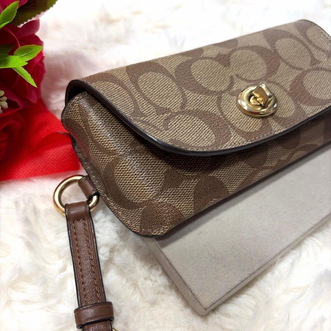 coach コーチ　シグネチャー　メガネケース　ターンロック　ゴールド金具