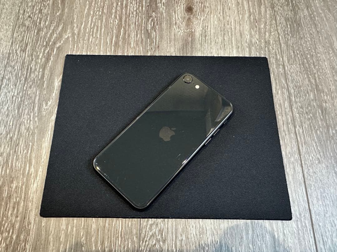 iPhone SE2 256GB ブラック 美品 バッテリー100％