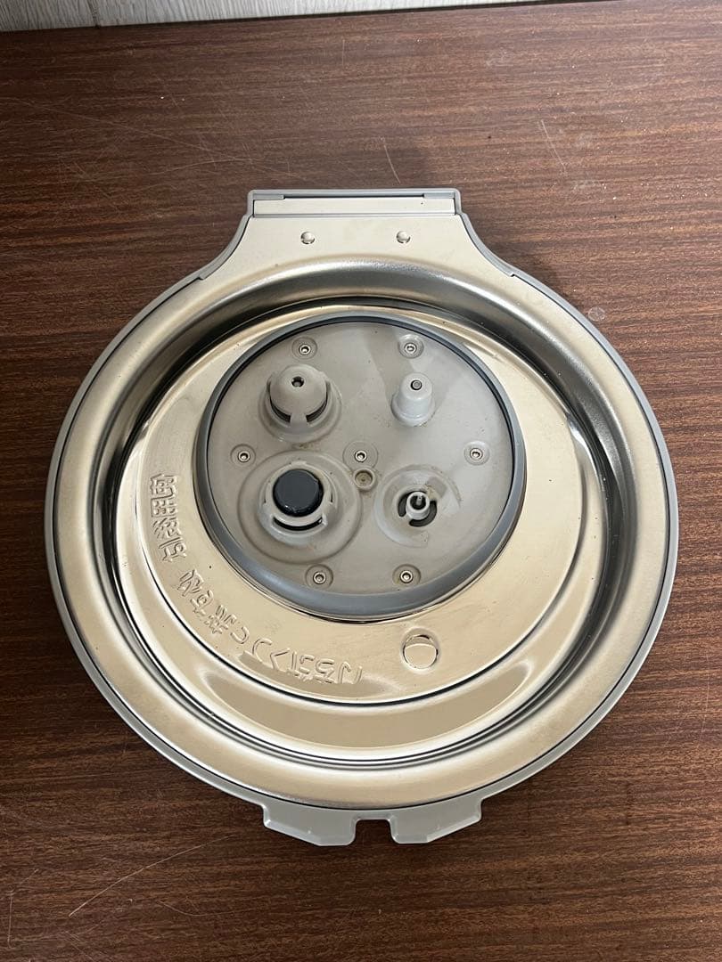 Panasonic SR-M10E3 IH炊飯器 5.5合 2023年製 綺麗