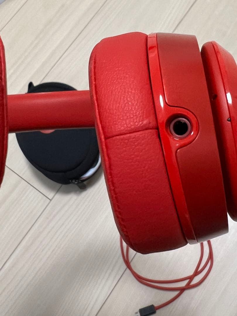 ヘッドホン beats solo2 wireless