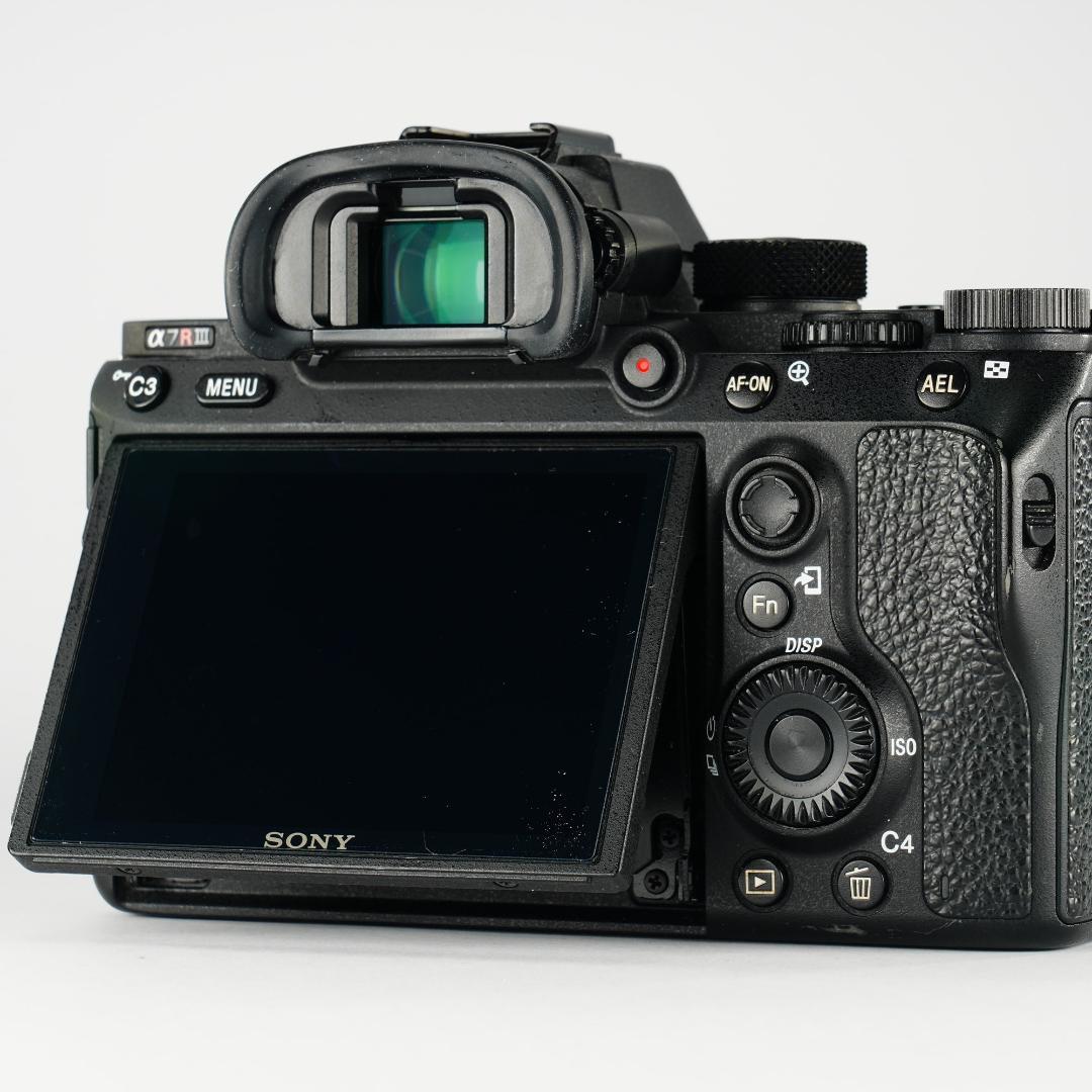 SONY α7RIII 4240万画素 レンズセット 差をつける