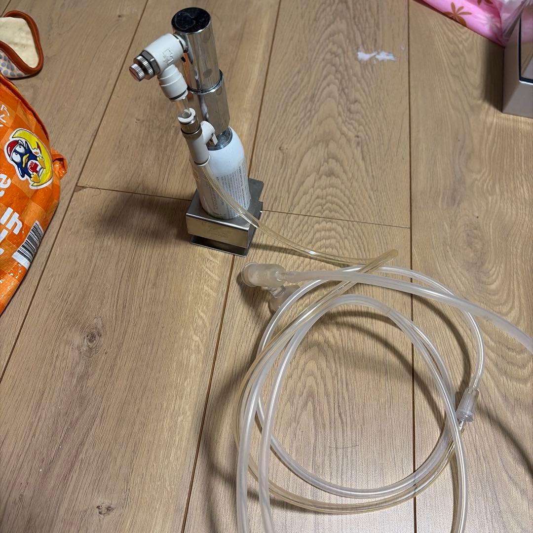FOREST BOTTLE CO2ボンベとADAスタンド
