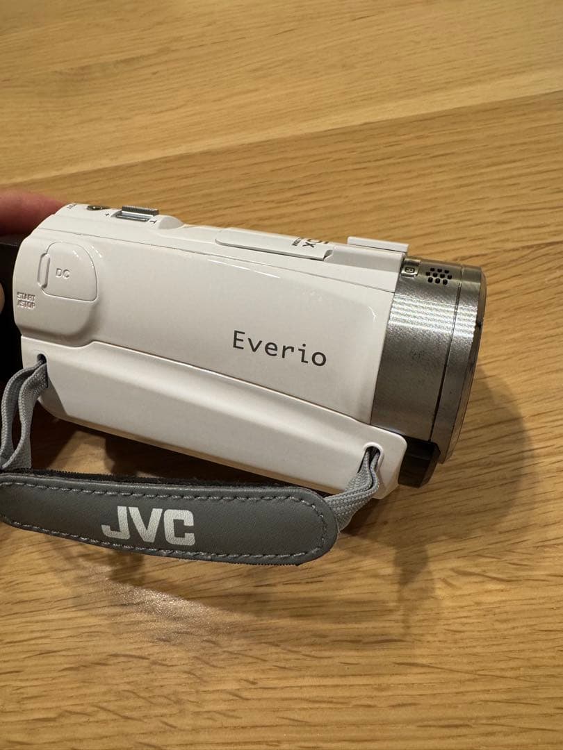 JVC Everio. GZ-E765-W ビデオカメラ