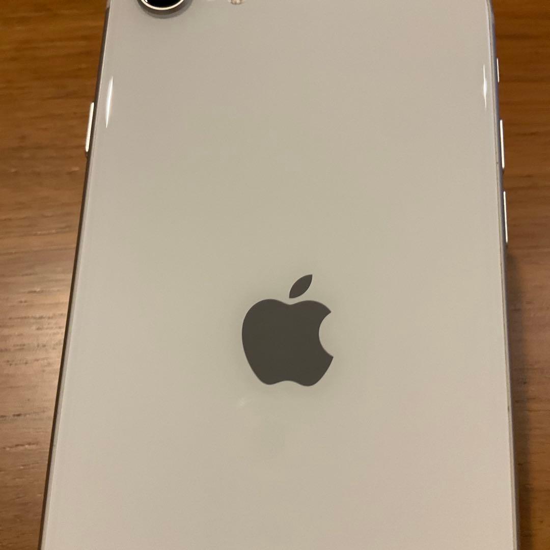 iPhoneSE (第3世代) スターライト 64GB