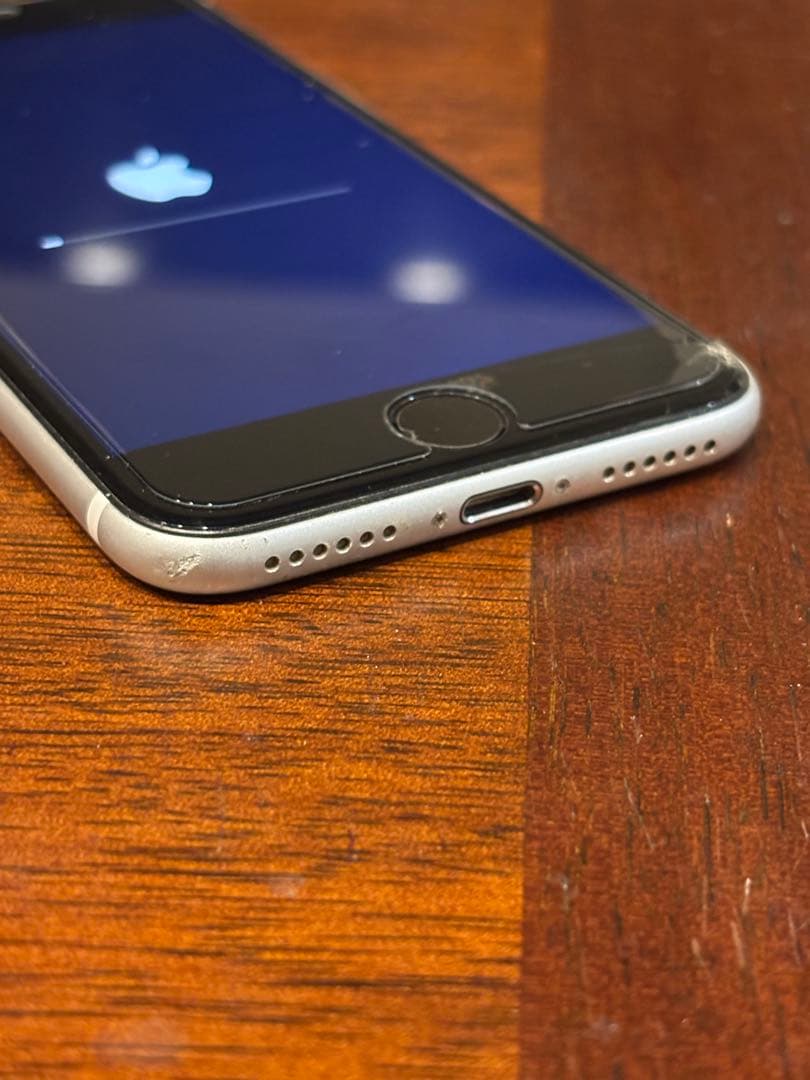 Apple iPhone SE 第二世代　256GB本体