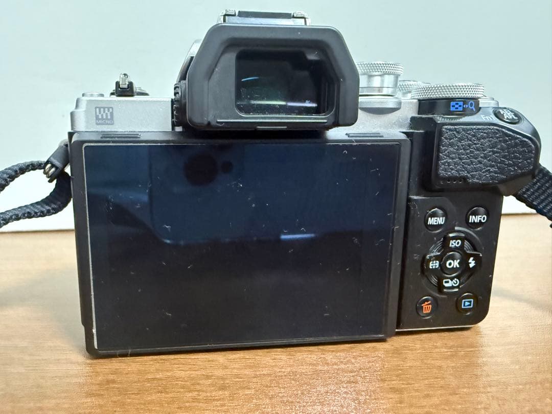 OLYMPUSOM-D E-M10 Mark IIIEZダブルズームセット訳あり