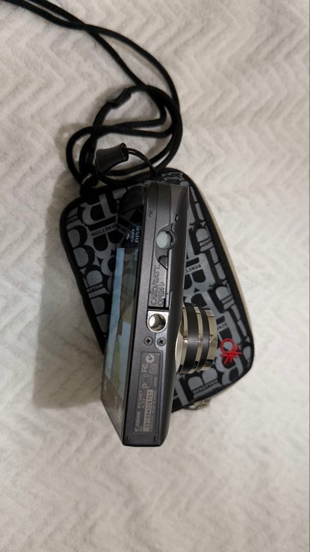 Canon IXY 10S デジタルカメラ 本体と付属品