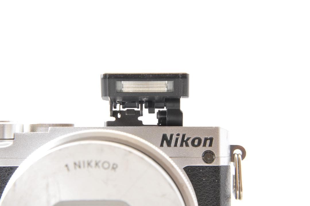 ■ 美品 ■ ニコン　Nikon 1 J5 レンズキット ≪16GBカード付≫