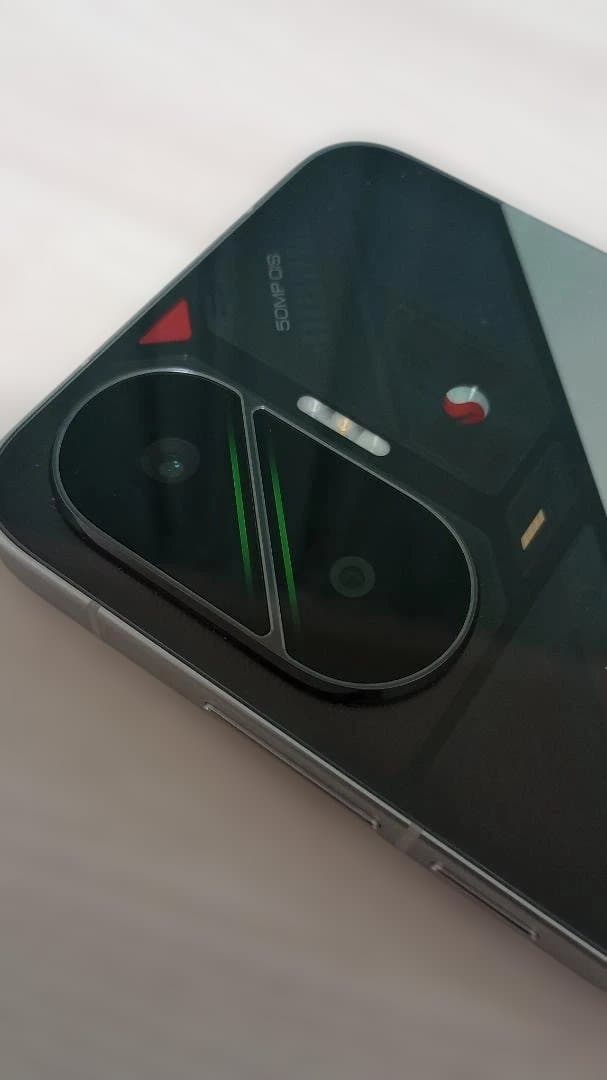 【ほぼ新品】Xiaomi POCO F7 256GB シルバー SIMフリー