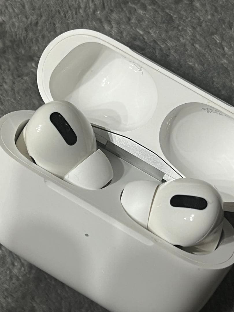 AirPods Pro 1 ワイヤレスイヤホン 充電ケース付