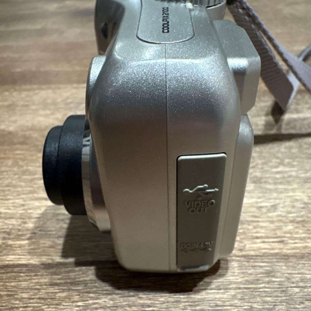 Nikon COOLPIX 2100 デジタルカメラ