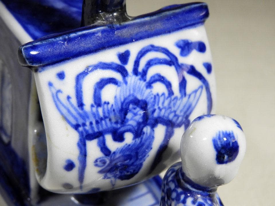 ●中国美術 大清乾隆年製 青花 染付 舟形置物 船 楼閣 唐子 黄布 桐箱入